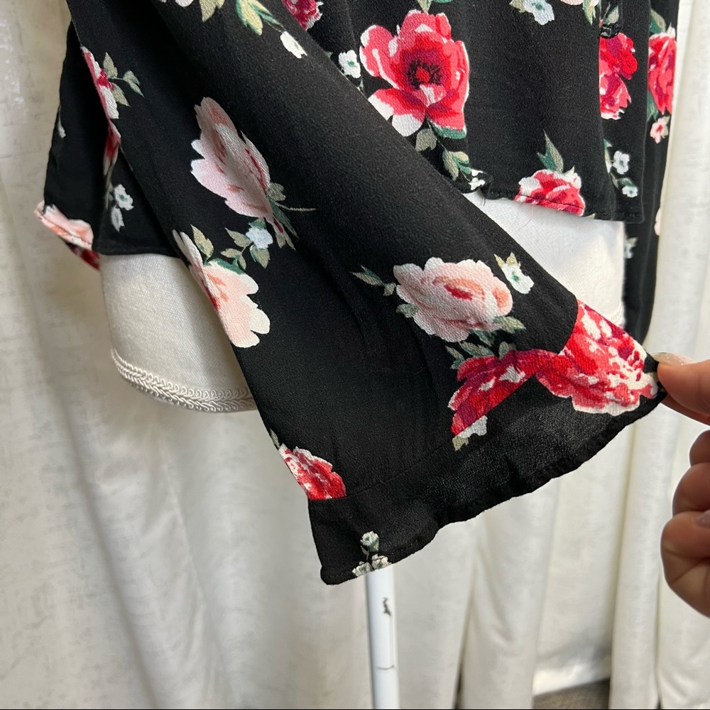 Floral Bell Sleeve Top - Picture 3 of 5